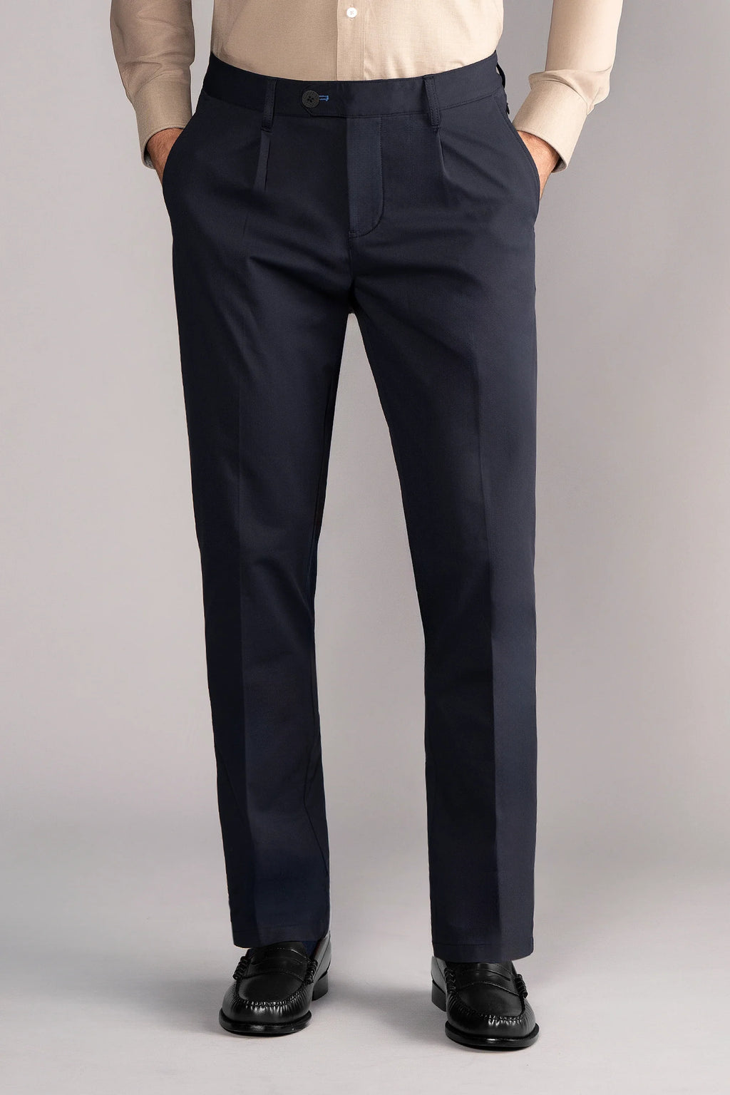 Performance Pleated Pants // Navy