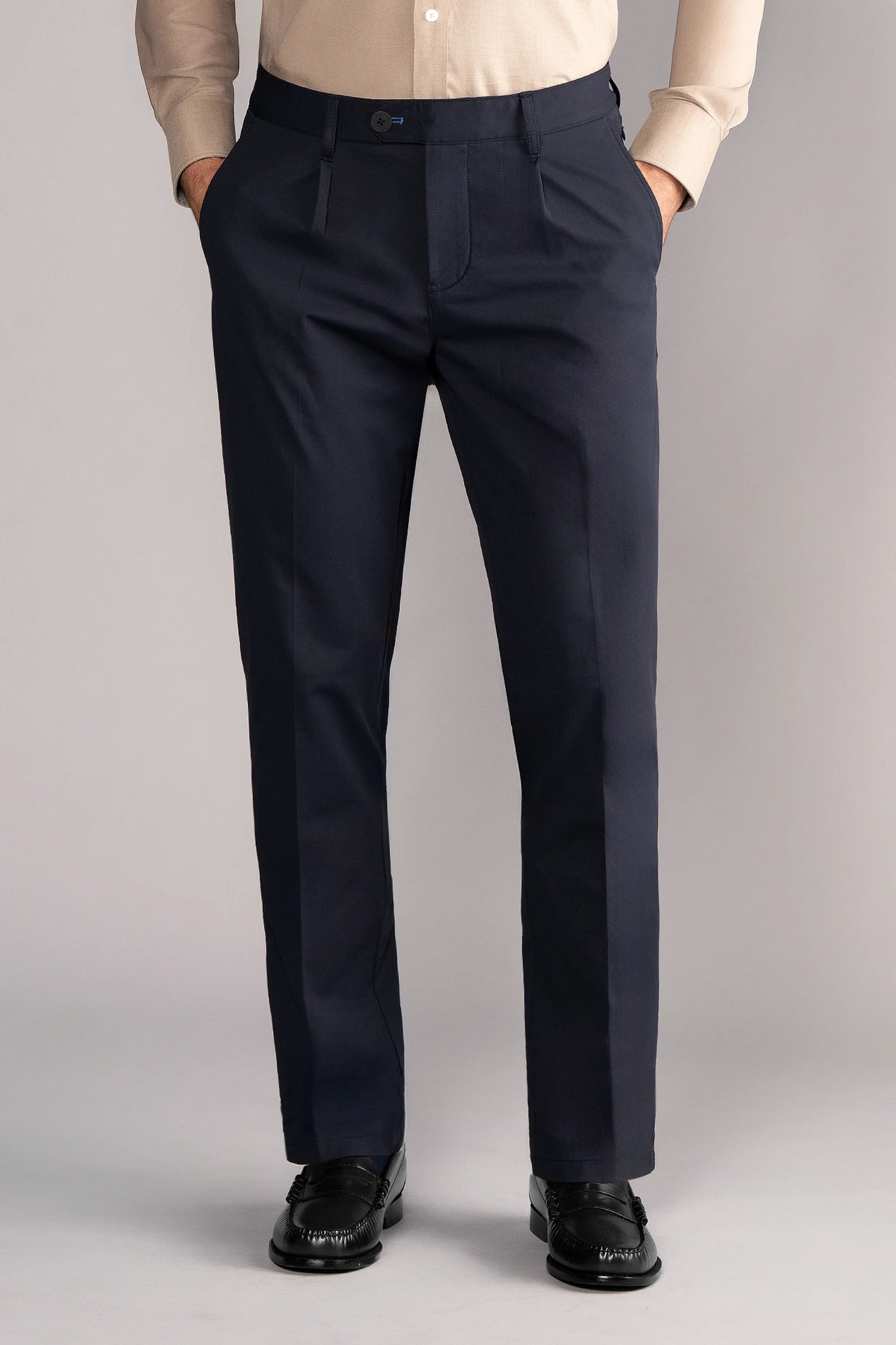 Performance Pleated Pants // Navy