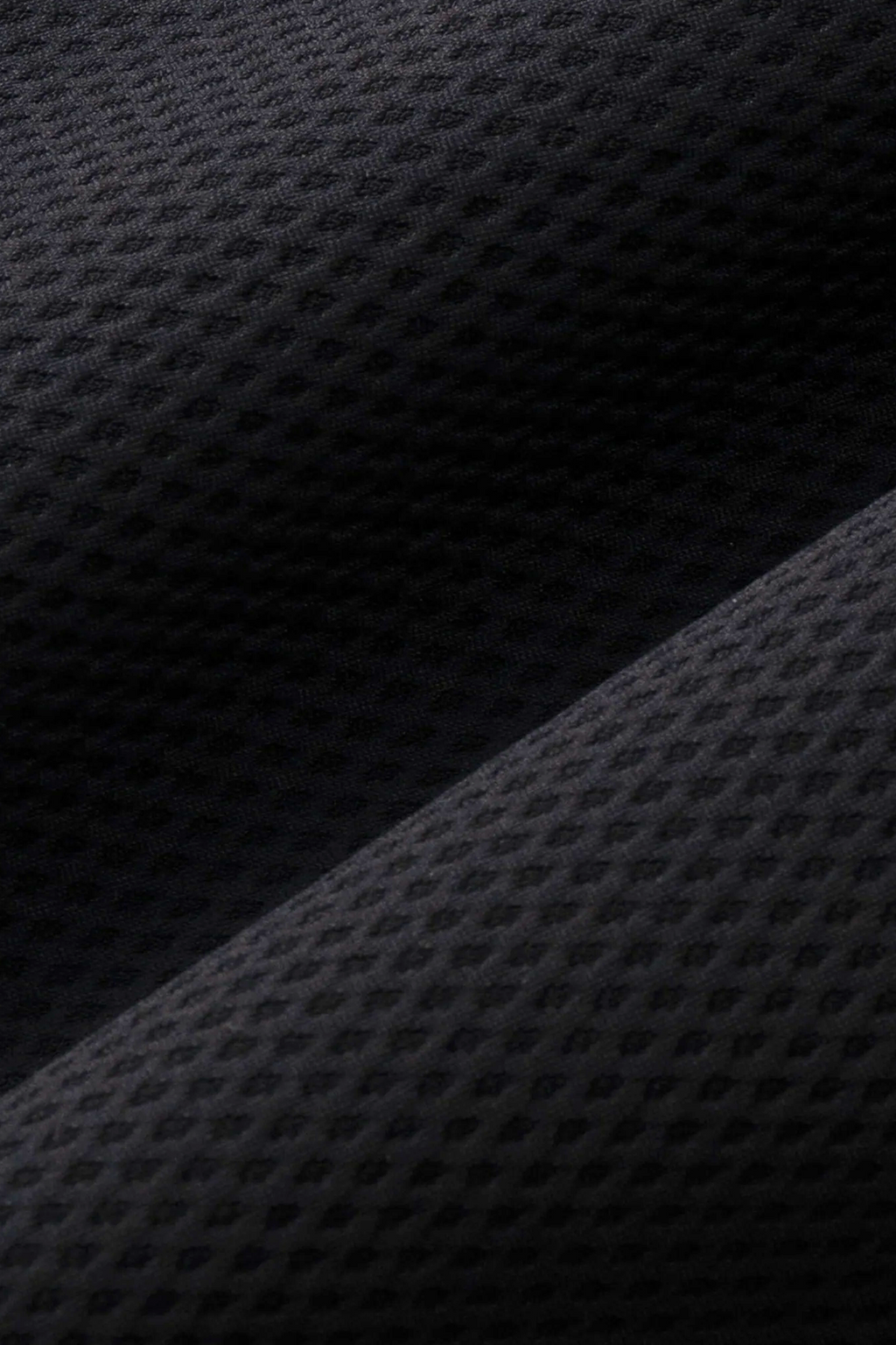 Air Quarter Zip // Black
